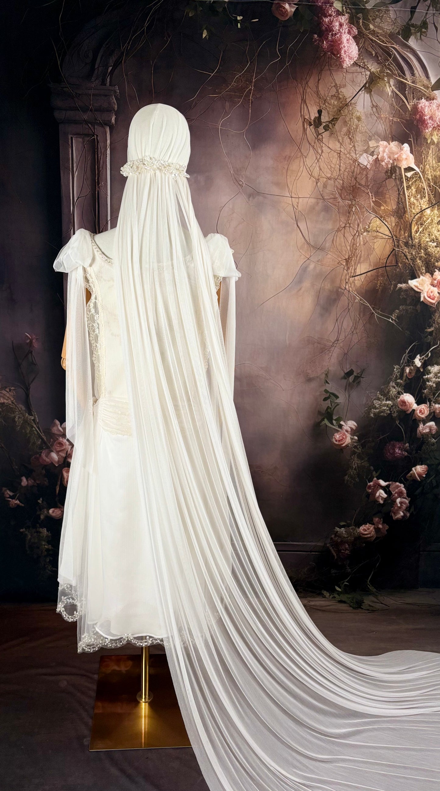 1920's Haute Couture Silk Tulle & Beaded Wedding Dress w/Juliet Veil