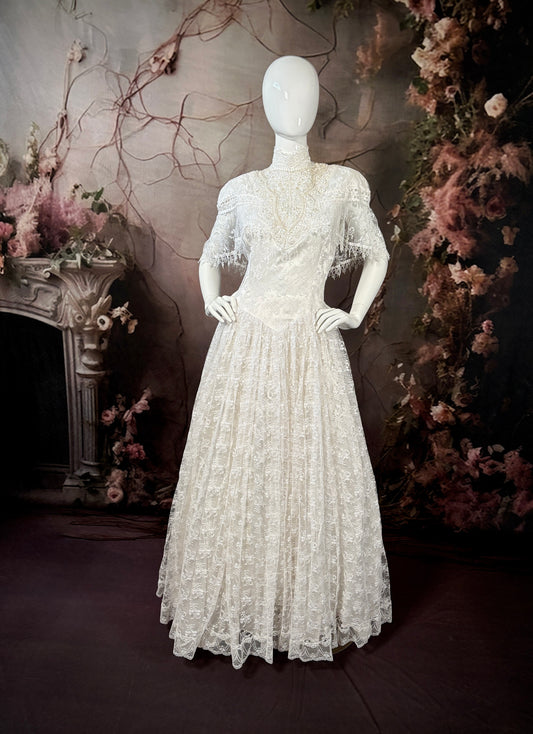 1980s Chantilly Lace Wedding Dress w/Tiered Skirt