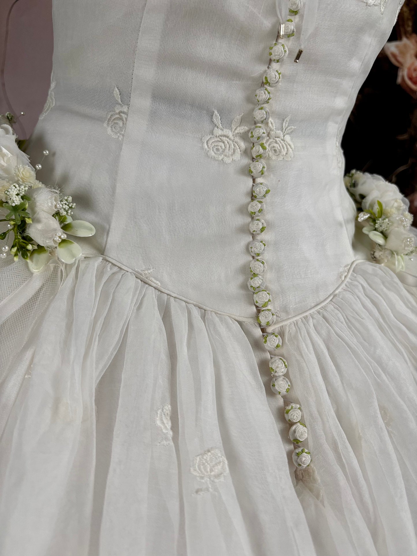 1950s Rose Embroidered Wedding Dress, w/Silk Buttons & Sweeping Train